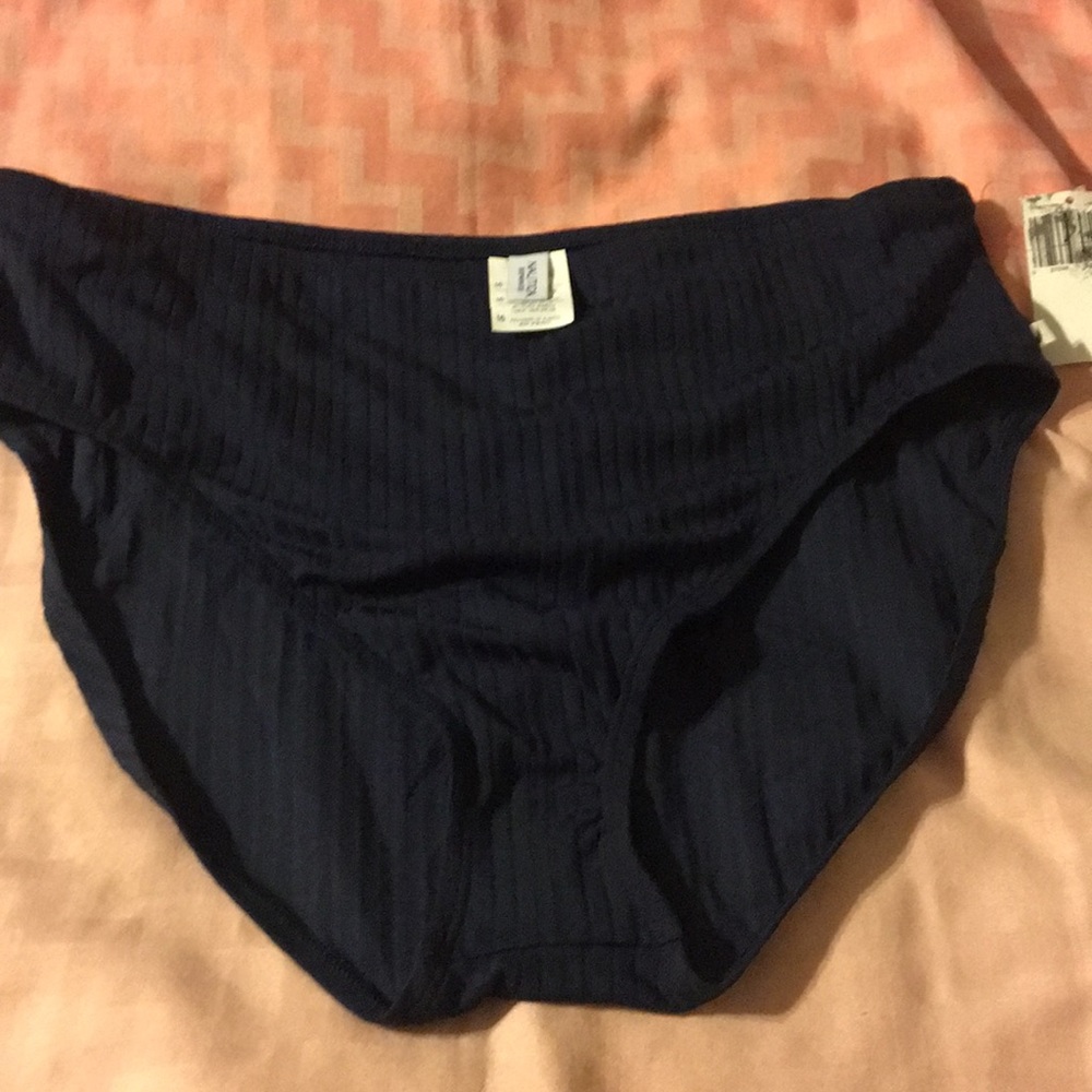 Ladies Swim Bottom. Brand new with tag,size 16.